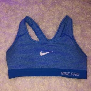 sports bra